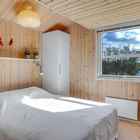 度假居 Frerich - 1-5km From The Sea By Interhome